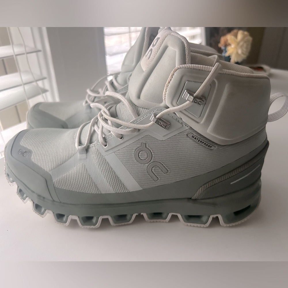 On running boots